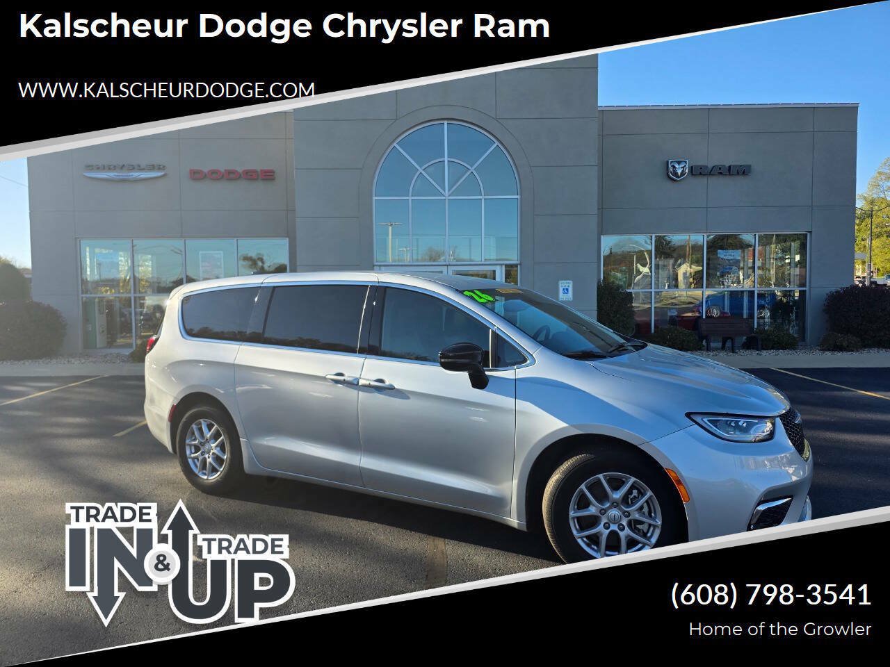 Used 2026 Chrysler Pacifica Select FWD image 1