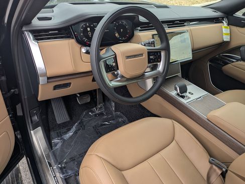 New 2026 Land Rover Range Rover Long Wheelbase SE image 9