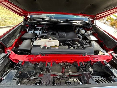 Used 2024 Toyota Tundra Limited AWD/4WD image 23