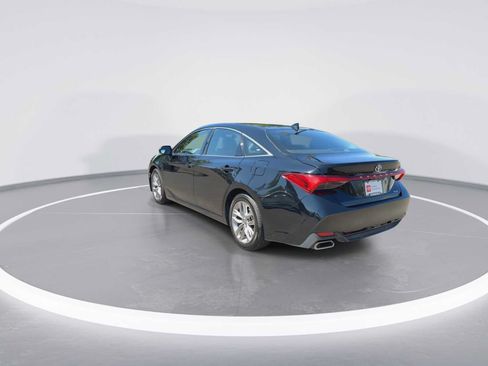 Certified 2022 Toyota Avalon XLE w/ Moonroof Package FWD image 6