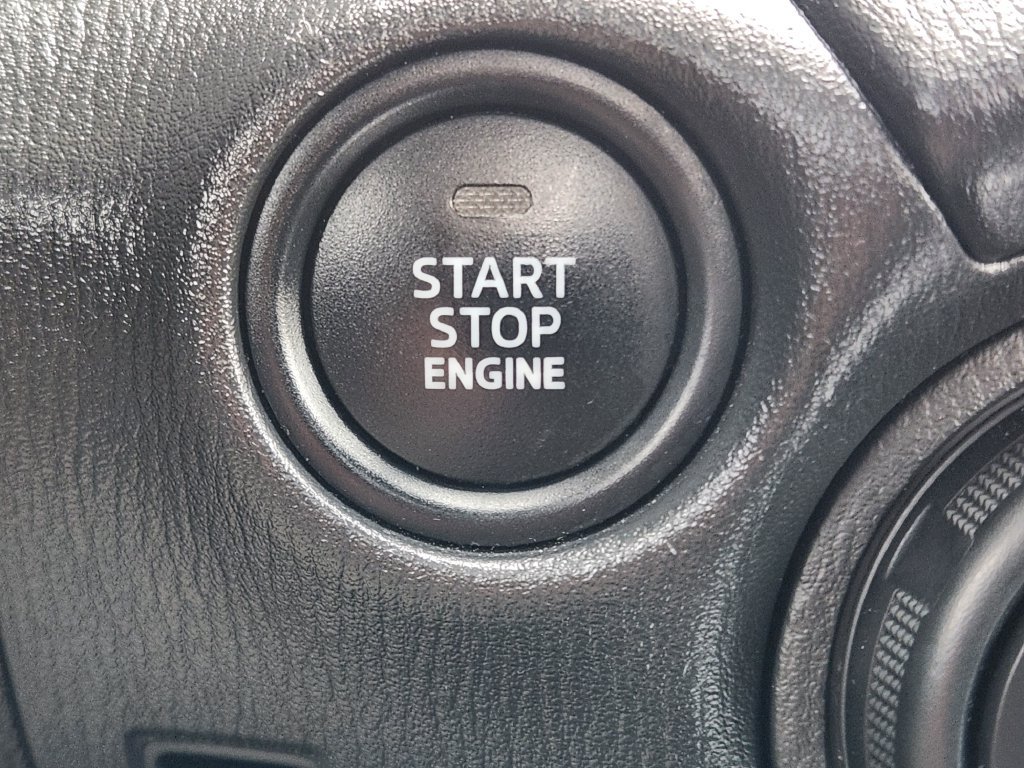 Used 2021 MAZDA MX-5 Miata Sport RWD image 13