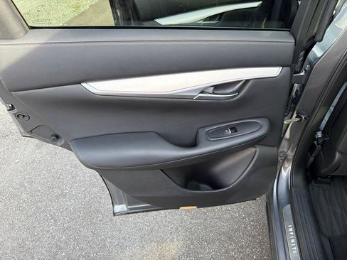 Used 2021 INFINITI QX50 Luxe w/ Appearance Package image 32