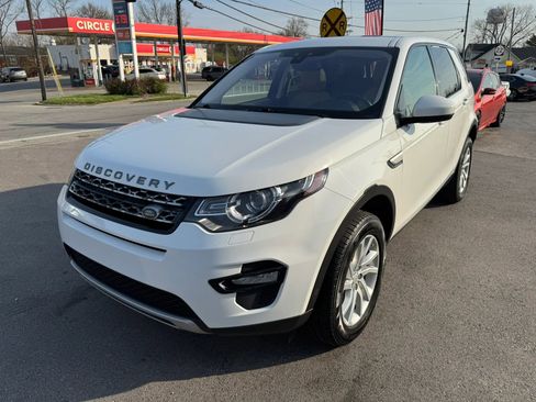 Used 2018 Land Rover Discovery Sport HSE AWD/4WD image 3