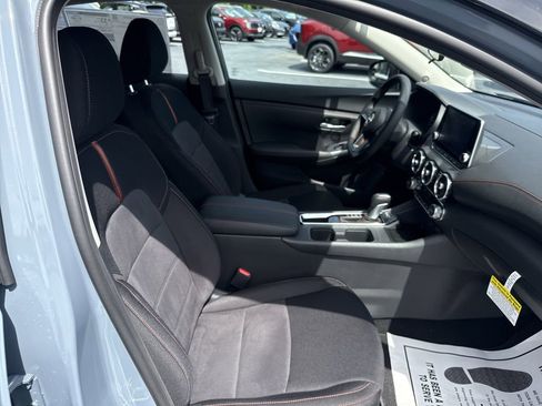 New 2025 Nissan Sentra SR FWD image 17