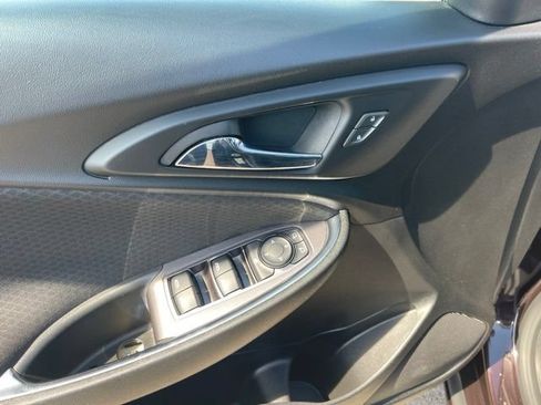 Used 2020 Chevrolet Malibu LT FWD image 16