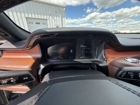 Used 2023 Lincoln Aviator Reserve w/ Equipment Group 201A AWD/4WD image 12