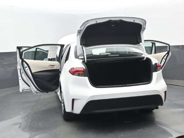 Used 2024 Toyota Corolla LE FWD image 33