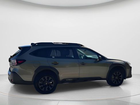 Used 2025 Subaru Outback Onyx Edition AWD/4WD image 13