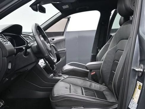 Used 2022 Volkswagen Tiguan SEL R-Line AWD/4WD image 9