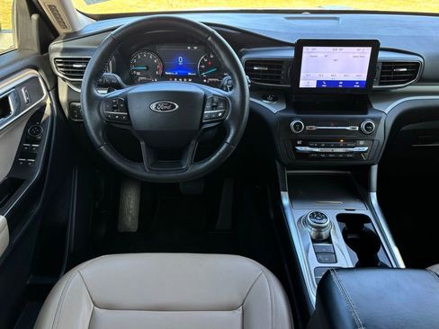 Used 2020 Ford Explorer XLT w/ Equipment Group 202A image 11