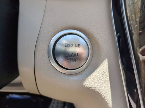 Used 2017 Mercedes-Benz C 300 4MATIC Sedan image 31