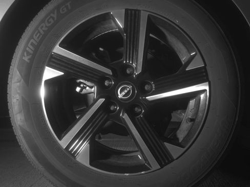 Used 2025 Nissan Sentra SV image 15