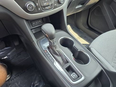 Used 2023 Chevrolet Equinox LT image 37