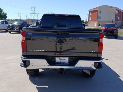 Used 2021 Chevrolet Silverado 2500 LT w/ Convenience Package AWD/4WD image 5