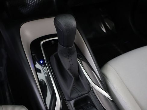 Used 2020 Toyota Corolla LE FWD image 42