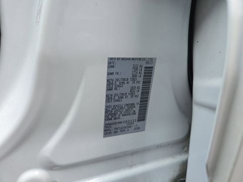 Used 2024 Nissan Titan SV w/ Accessory Utility Package image 30