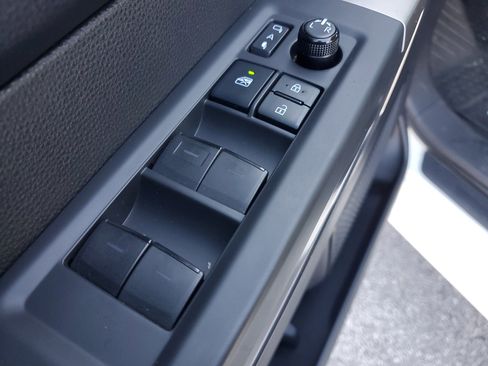 Used 2022 Toyota Tundra SR5 w/ Convenience Package image 22