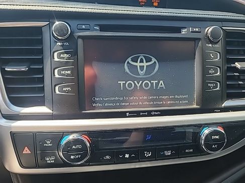 Used 2016 Toyota Highlander Plus AWD/4WD image 10