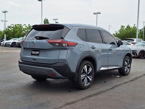 Used 2021 Nissan Rogue SL image 3