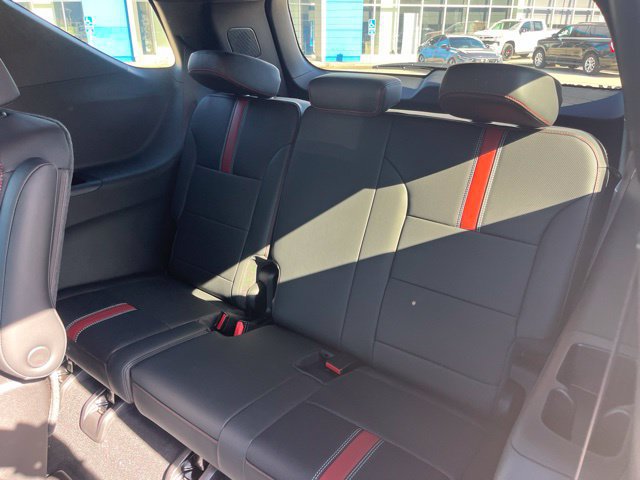 New 2027 Chevrolet Traverse RS w/ LPO, Floor Liner Package FWD image 43