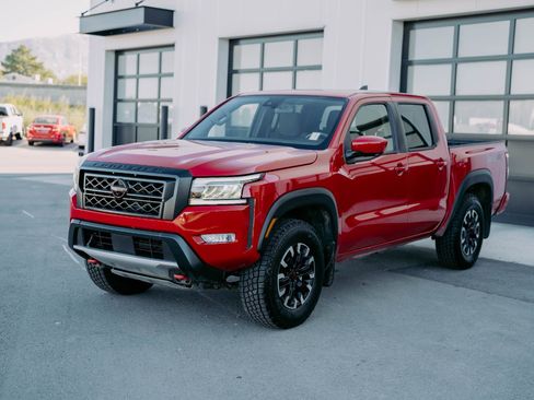 Used 2023 Nissan Frontier PRO-4X image 3