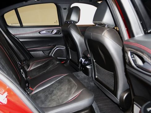 Used 2018 Alfa Romeo Giulia Quadrifoglio w/ Driver Assist Dynamic Package image 69