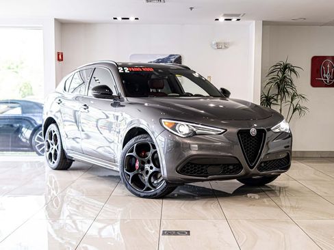 Used 2022 Alfa Romeo Stelvio Veloce AWD/4WD image 5