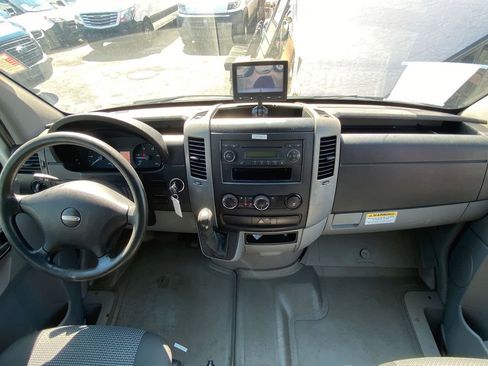 Used 2013 Freightliner Sprinter 3500 image 17