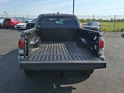 Used 2023 Toyota Tacoma TRD Off-Road w/ Technology Package AWD/4WD image 26