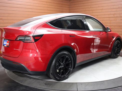 Used 2023 Tesla Model Y Long Range image 14