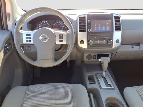 Used 2019 Nissan Frontier SV image 7