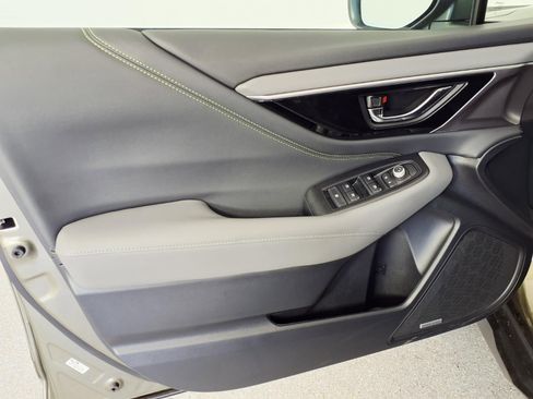 Used 2025 Subaru Outback Onyx Edition image 15