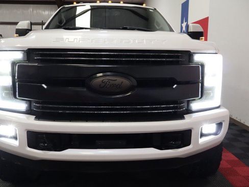 Used 2017 Ford F350 Lariat w/ Lariat Value Package AWD/4WD image 23