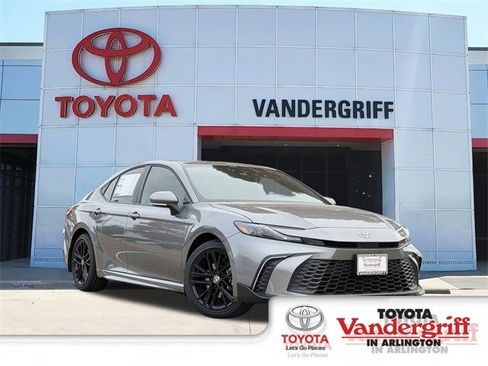 New 2026 Toyota Camry SE image 1