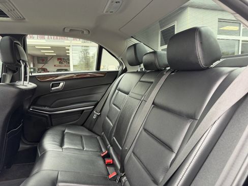Used 2014 Mercedes-Benz E 350 4MATIC Sedan image 22