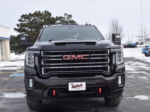 Used 2020 GMC Sierra 2500 AT4 w/ AT4 Premium Package image 3