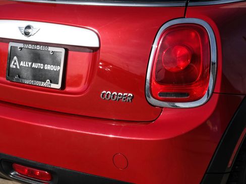 Used 2015 MINI Cooper 2-Door Hardtop image 35