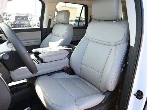 New 2027 Ford Expedition Max Active RWD image 31