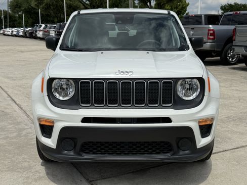 Used 2023 Jeep Renegade Latitude AWD/4WD image 10
