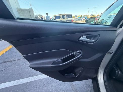 Used 2015 Ford Focus SE FWD image 20