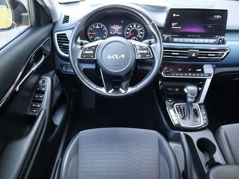 Used 2022 Kia Seltos Nightfall Edition image 10