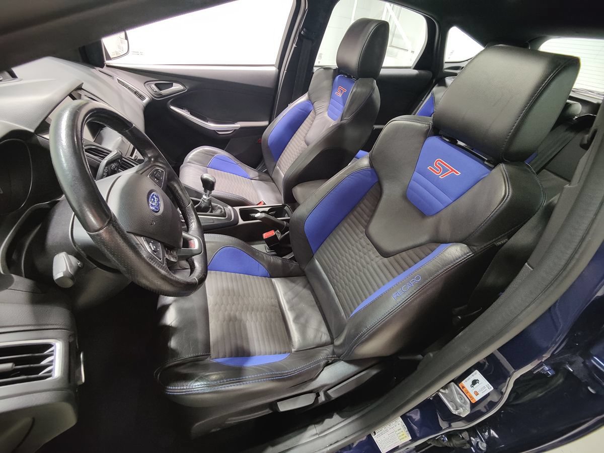 Used 2016 Ford Focus ST w/ Equipment Group 401A FWD image 25
