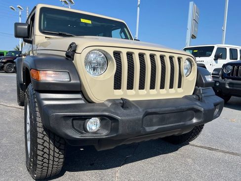 Used 2022 Jeep Wrangler Unlimited Sport AWD/4WD image 75
