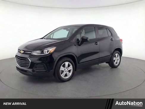Used 2020 Chevrolet Trax LS image 1