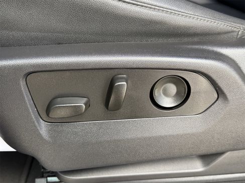 Used 2025 GMC Sierra 1500 SLT image 18