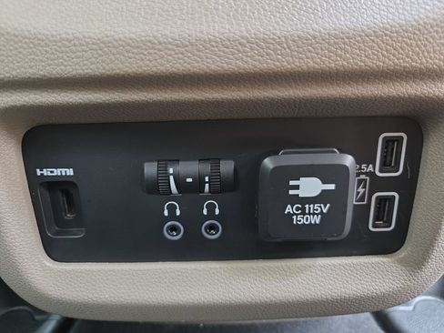 Used 2020 Honda Pilot Touring image 26