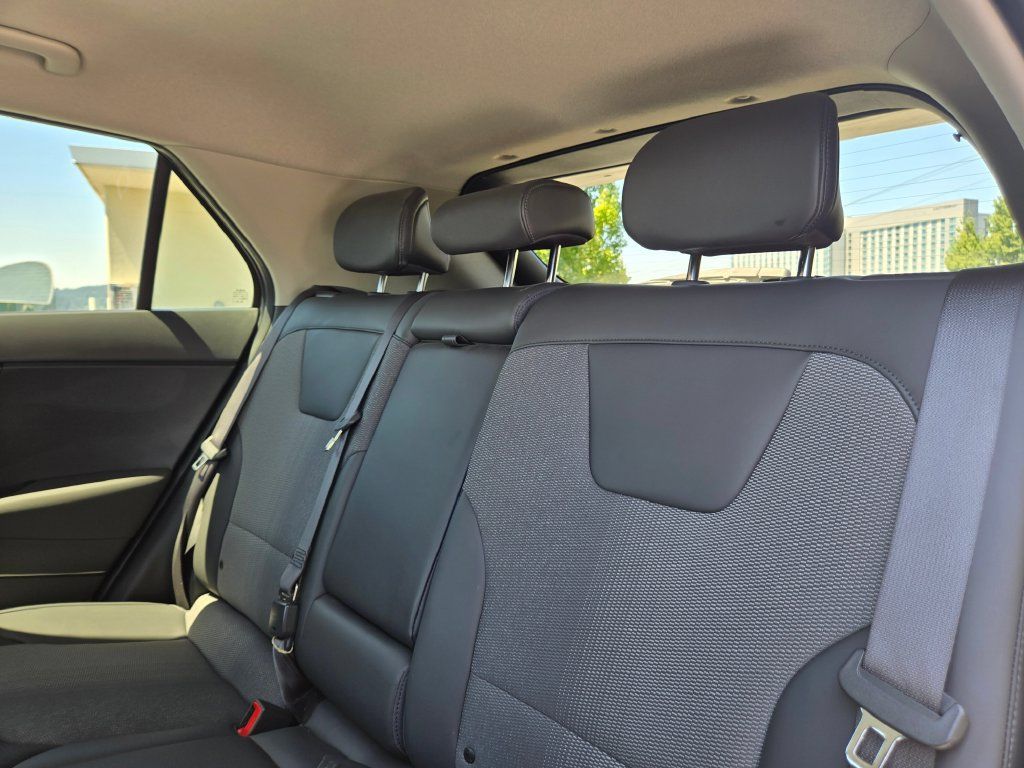 Certified 2024 Kia Niro Wind w/ Wind Preserve Package FWD image 18