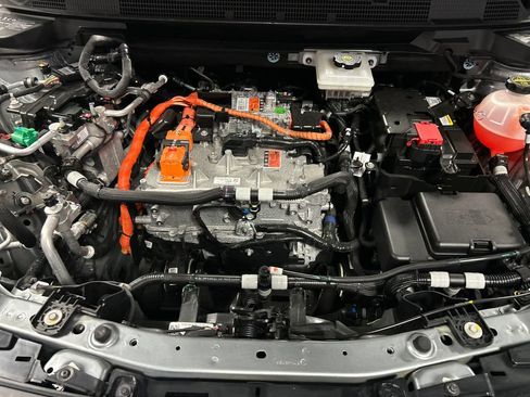 Used 2025 Chevrolet Equinox EV LT FWD image 25