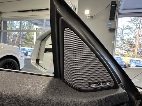 Used 2011 Mercedes-Benz E 350 Cabriolet image 22