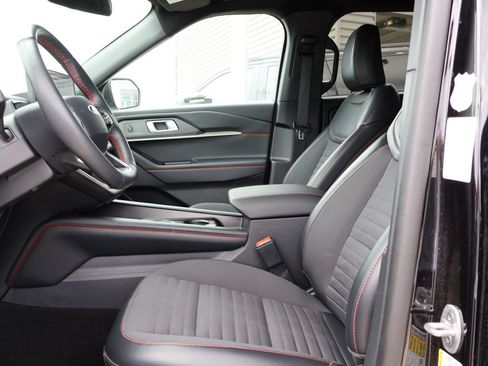 Certified 2025 Ford Explorer ST-Line w/ ST-Line Street Pack AWD/4WD image 25